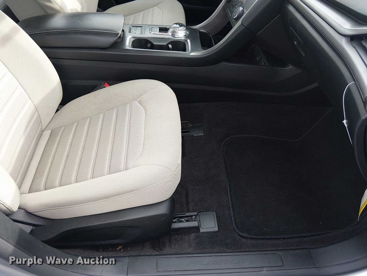 image for item OJ9940 2020 Ford Fusion 