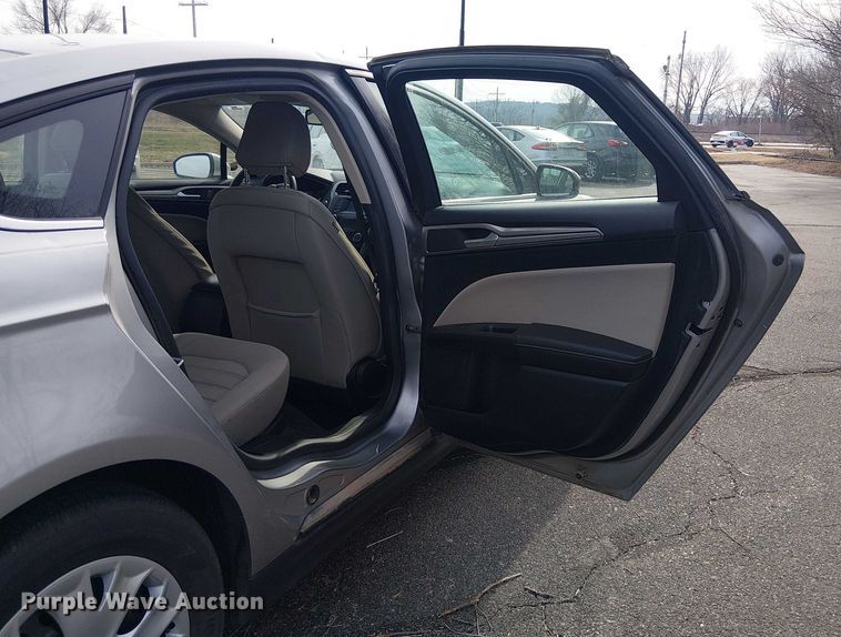 image for item OJ9940 2020 Ford Fusion 