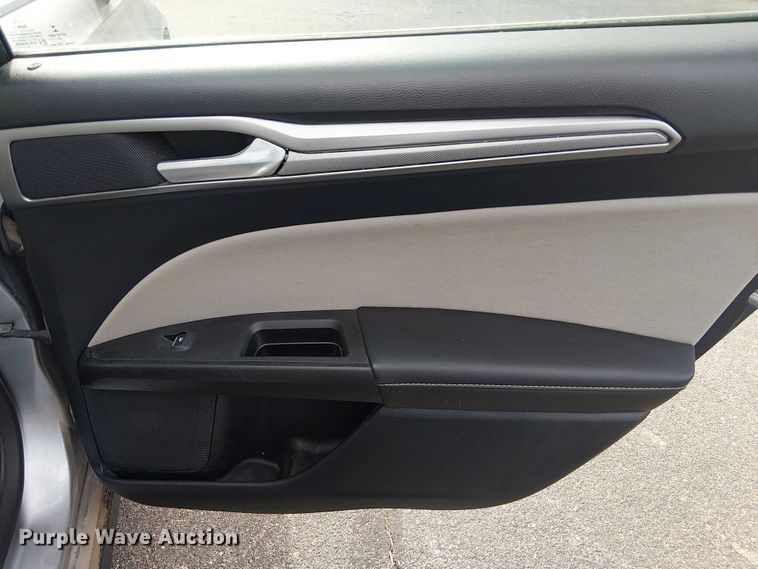 image for item OJ9940 2020 Ford Fusion 