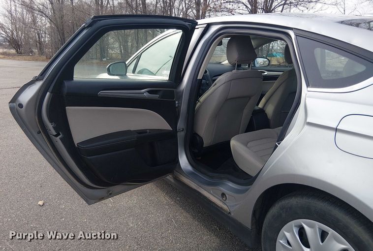 image for item OJ9940 2020 Ford Fusion 