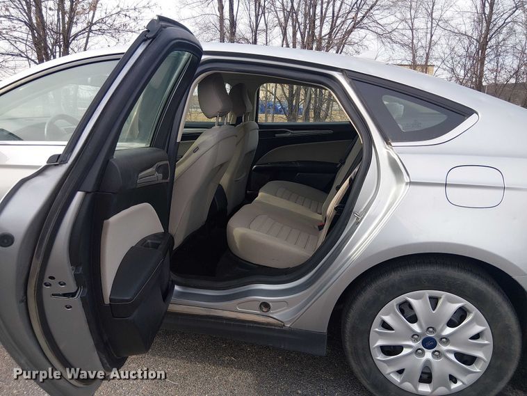 image for item OJ9940 2020 Ford Fusion 