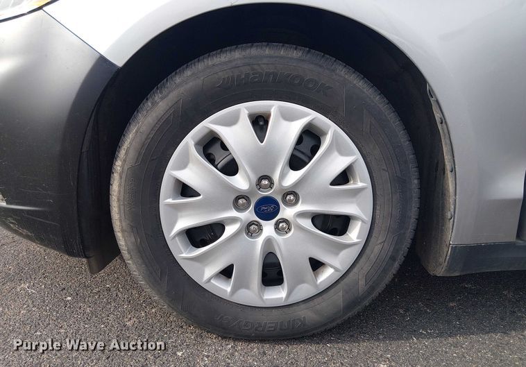 image for item OJ9940 2020 Ford Fusion 