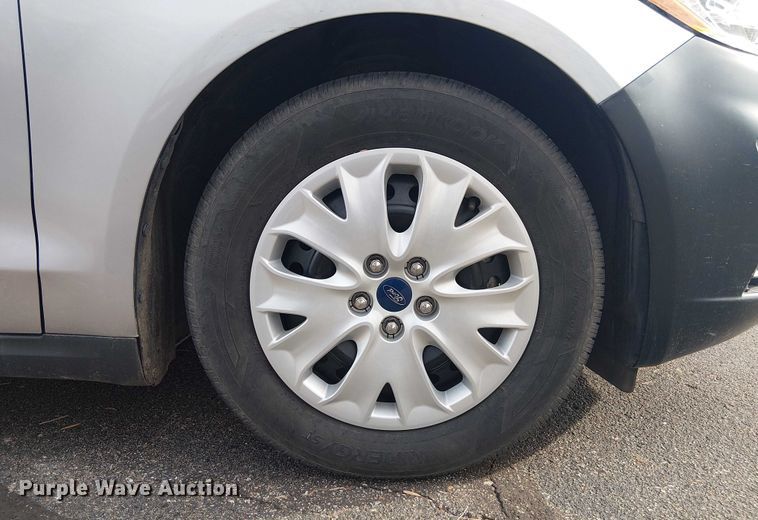 image for item OJ9940 2020 Ford Fusion 