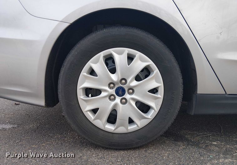 image for item OJ9940 2020 Ford Fusion 