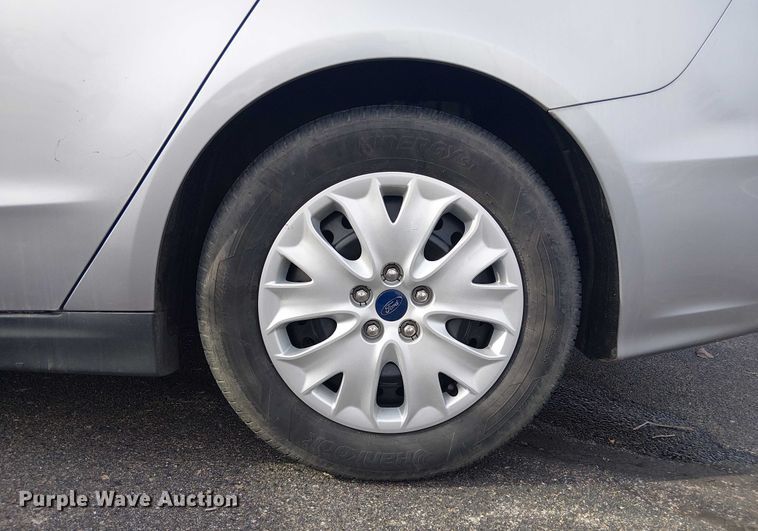 image for item OJ9940 2020 Ford Fusion 