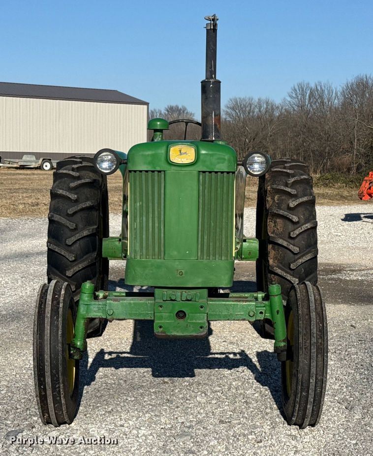 image for item DQ4197 1959 John Deere 435 tractor