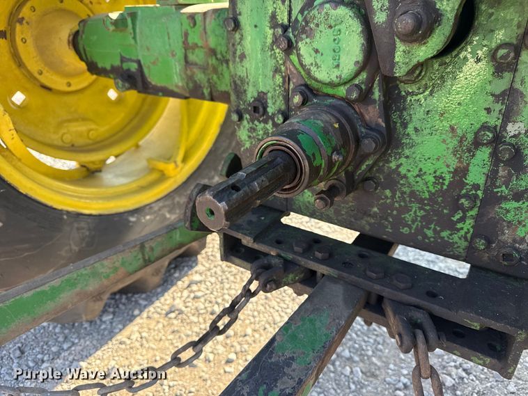 image for item DQ4197 1959 John Deere 435 tractor