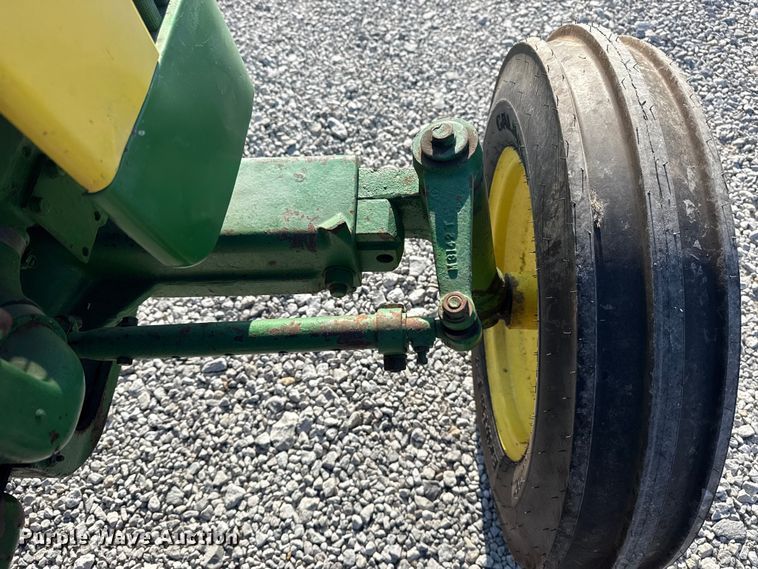 image for item DQ4197 1959 John Deere 435 tractor