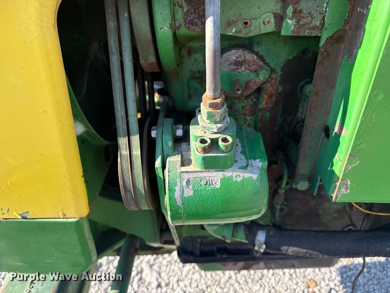 image for item DQ4197 1959 John Deere 435 tractor