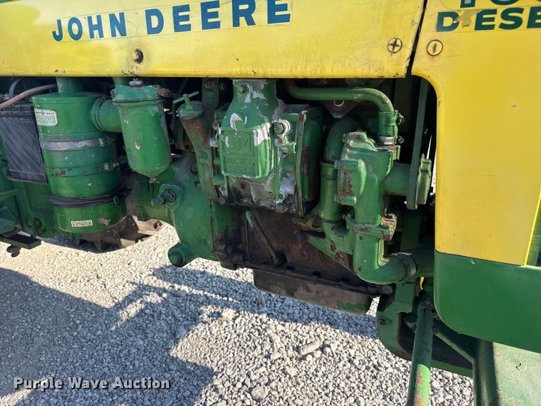 image for item DQ4197 1959 John Deere 435 tractor
