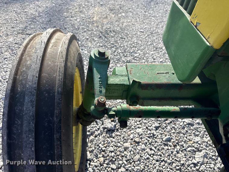 image for item DQ4197 1959 John Deere 435 tractor