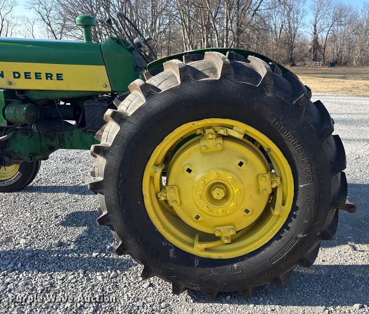 image for item DQ4197 1959 John Deere 435 tractor