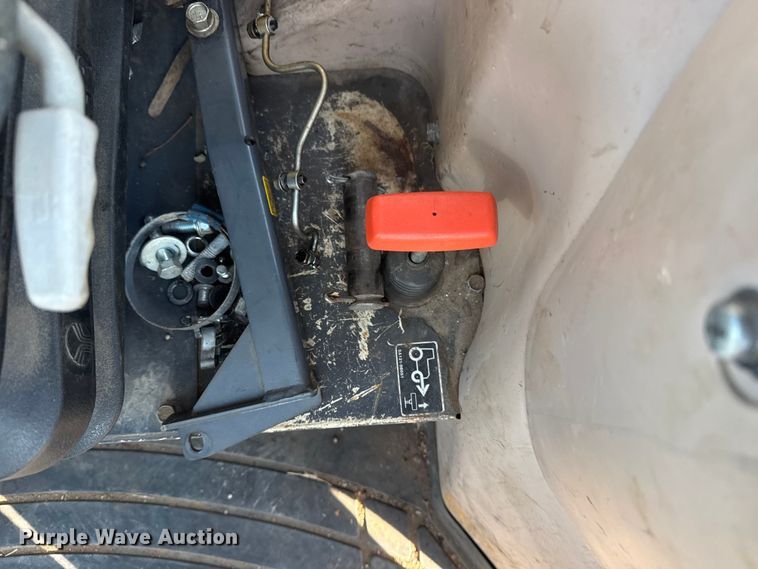 image for item DQ4198 Kubota M8560 MFWD tractor