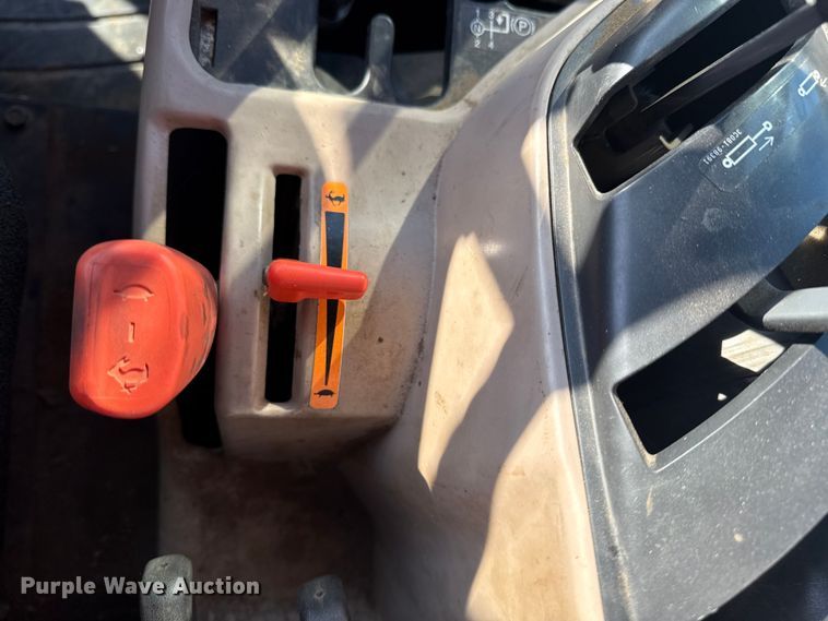 image for item DQ4198 Kubota M8560 MFWD tractor