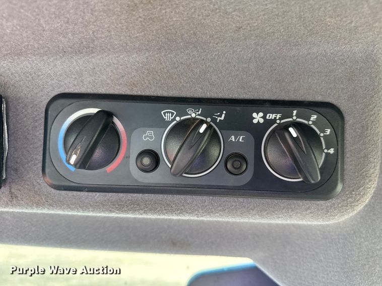 image for item DQ4198 Kubota M8560 MFWD tractor