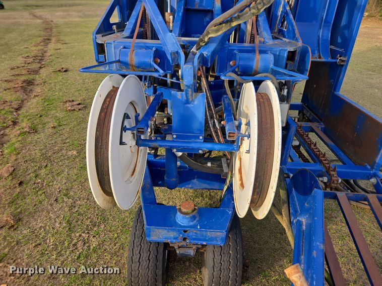 image for item DU2660 GFC Bale Band-It 100 small square baler