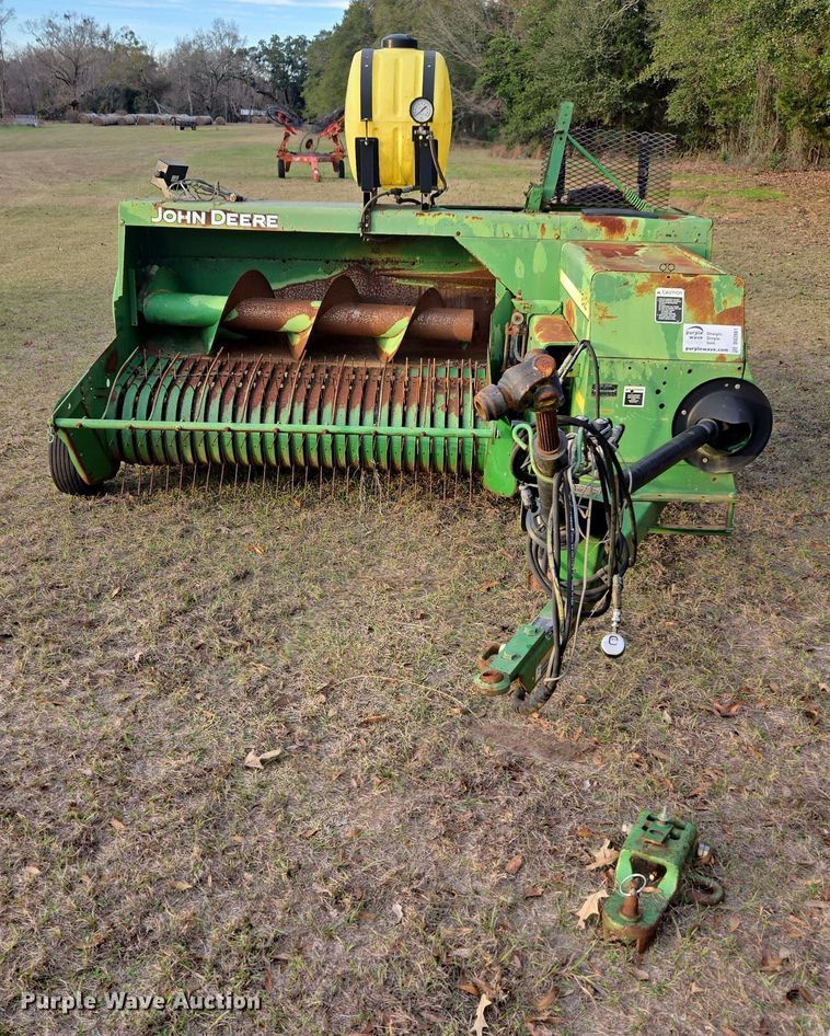 image for item DU2661 John Deere 348 small square baler