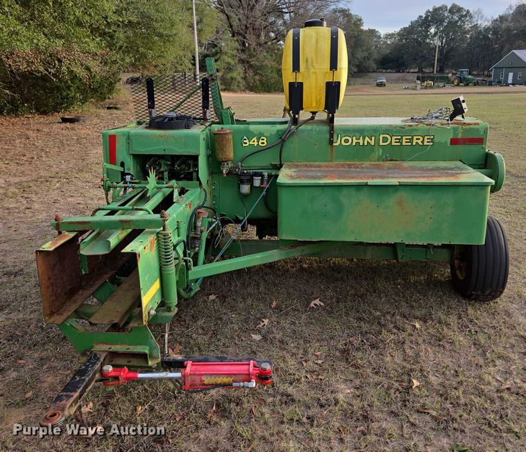 image for item DU2661 John Deere 348 small square baler