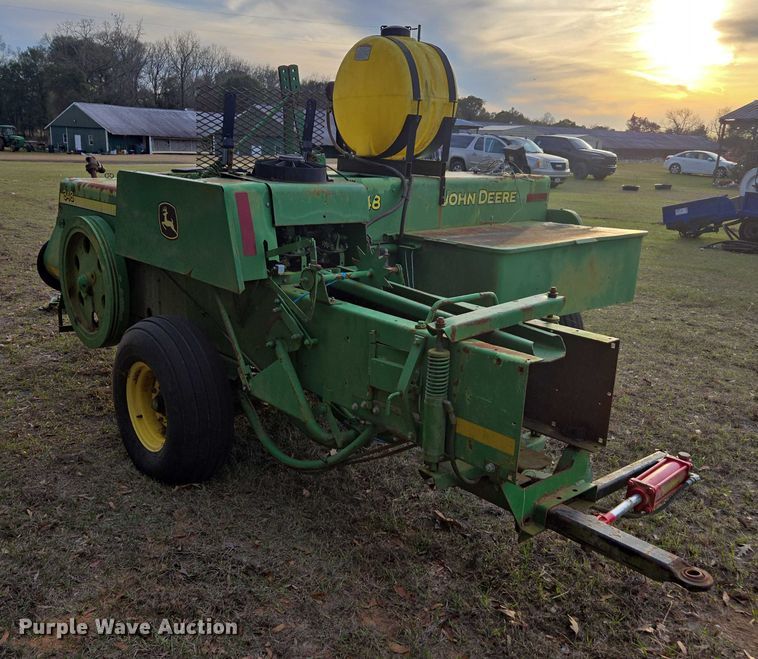 image for item DU2661 John Deere 348 small square baler