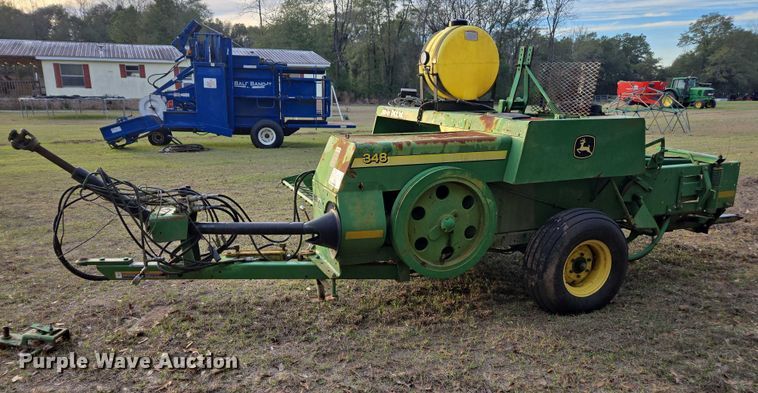 image for item DU2661 John Deere 348 small square baler