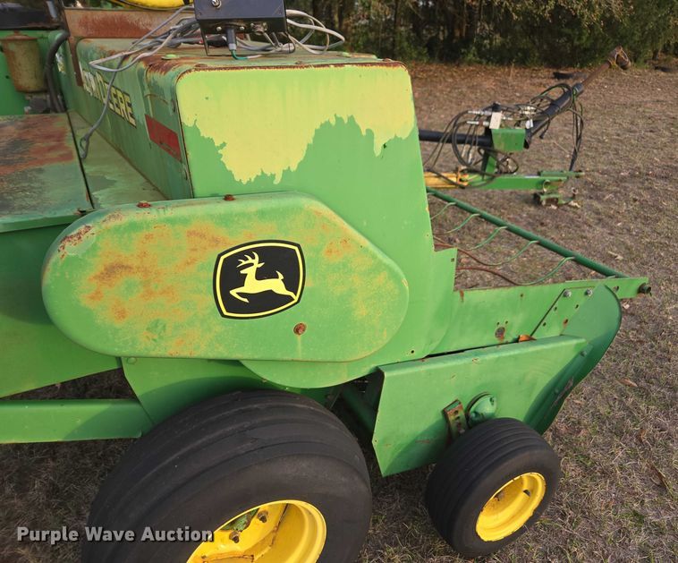 image for item DU2661 John Deere 348 small square baler