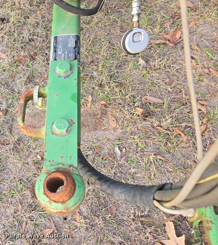 image for item DU2661 John Deere 348 small square baler