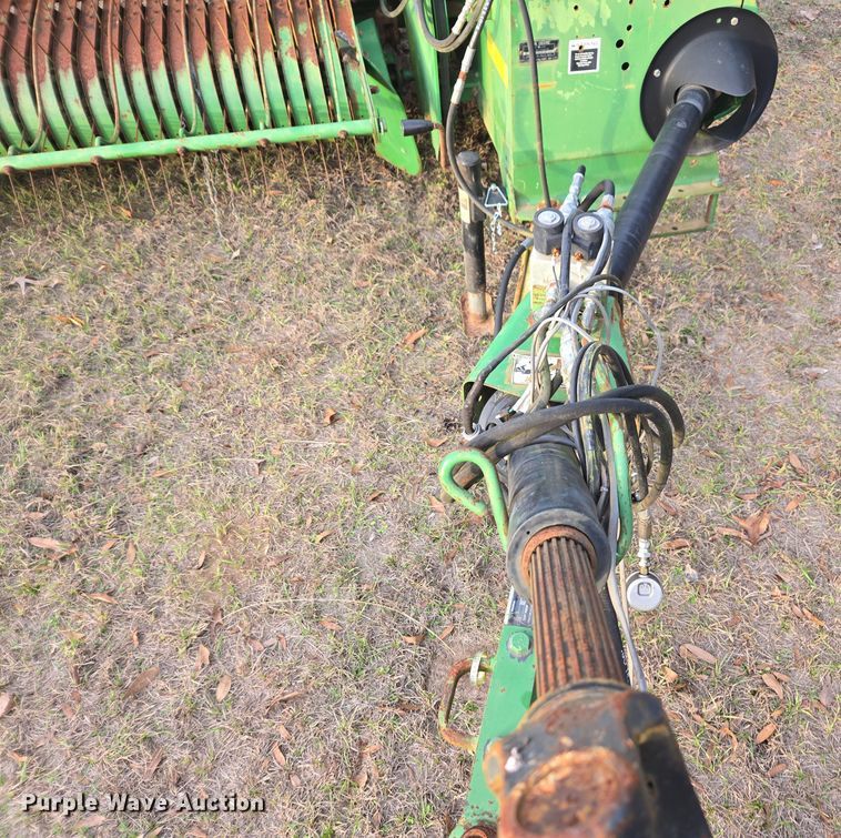 image for item DU2661 John Deere 348 small square baler