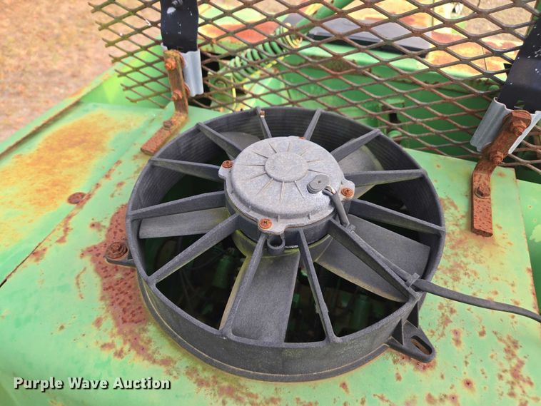 image for item DU2661 John Deere 348 small square baler