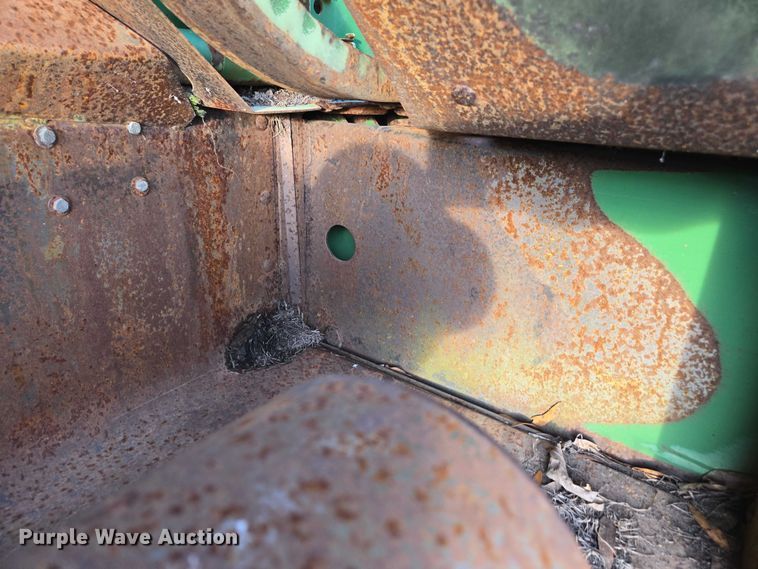 image for item DU2661 John Deere 348 small square baler