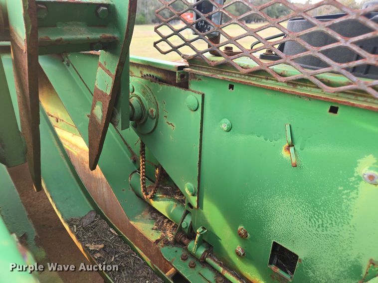 image for item DU2661 John Deere 348 small square baler