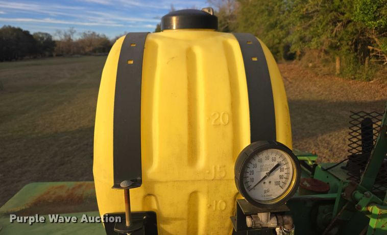 image for item DU2661 John Deere 348 small square baler