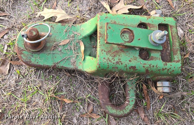 image for item DU2661 John Deere 348 small square baler