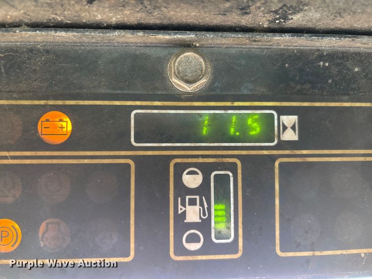 image for item DW7394 1997 New Holland L865 Turbo skid steer loader