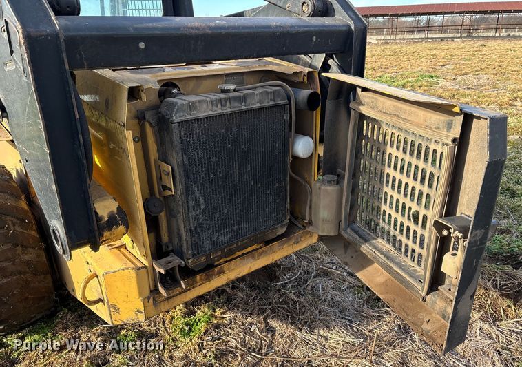 image for item DW7394 1997 New Holland L865 Turbo skid steer loader