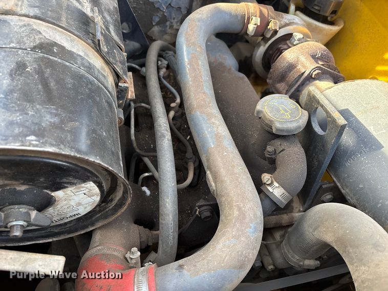 image for item DW7394 1997 New Holland L865 Turbo skid steer loader