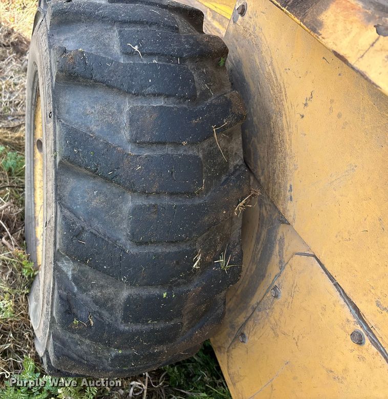 image for item DW7394 1997 New Holland L865 Turbo skid steer loader