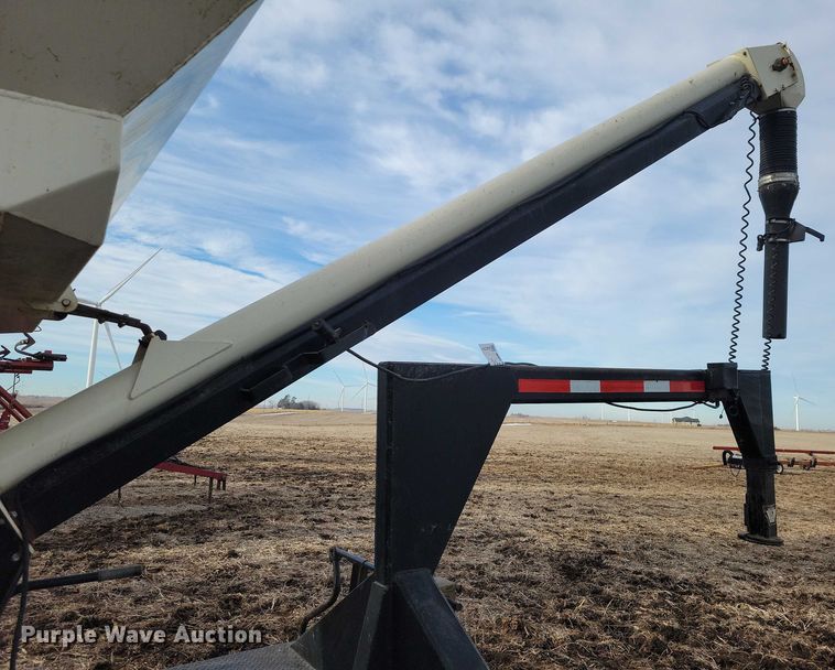 image for item EA2761 1999 Friesen 240 seed tender