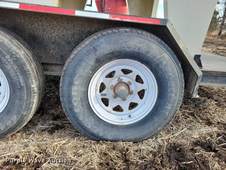 image for item EA2761 1999 Friesen 240 seed tender