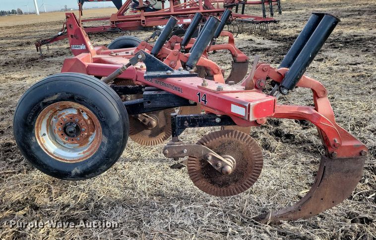 image for item EA2763 Case IH 14 ripper