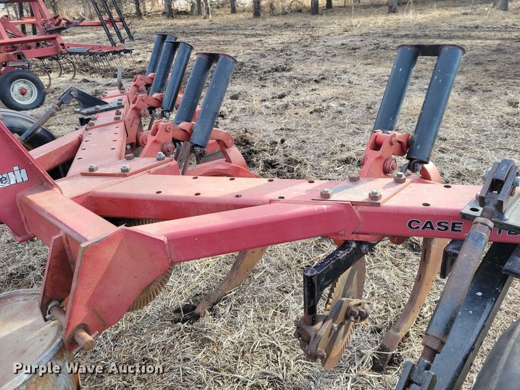 image for item EA2763 Case IH 14 ripper