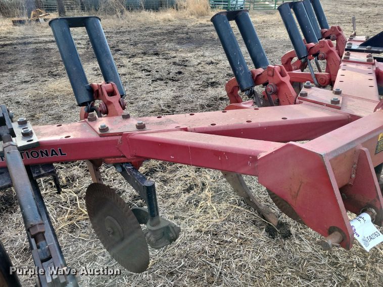 image for item EA2763 Case IH 14 ripper