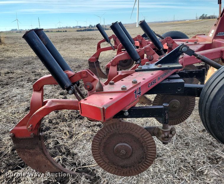 image for item EA2763 Case IH 14 ripper