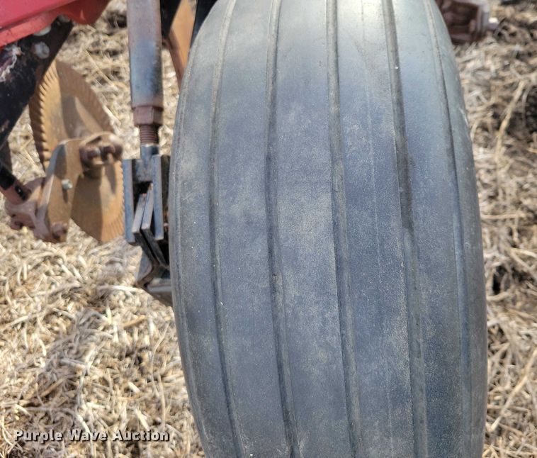 image for item EA2763 Case IH 14 ripper