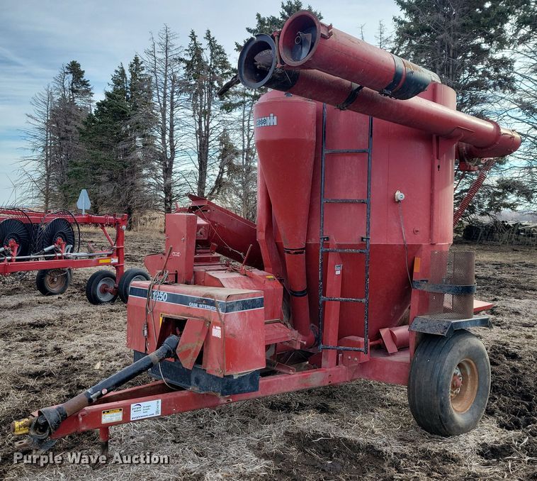 image for item EA2788 Case IH 1250 feed grinder/mixer