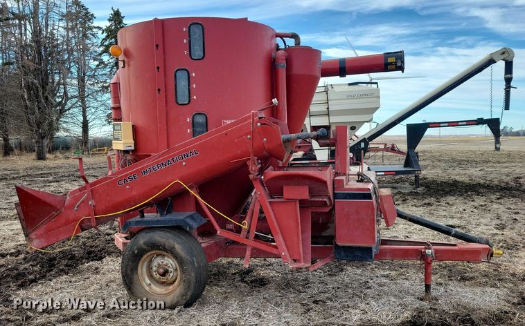 image for item EA2788 Case IH 1250 feed grinder/mixer