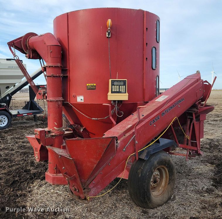 image for item EA2788 Case IH 1250 feed grinder/mixer