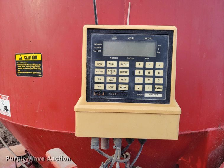 image for item EA2788 Case IH 1250 feed grinder/mixer