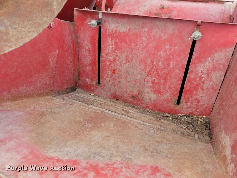 image for item EA2788 Case IH 1250 feed grinder/mixer