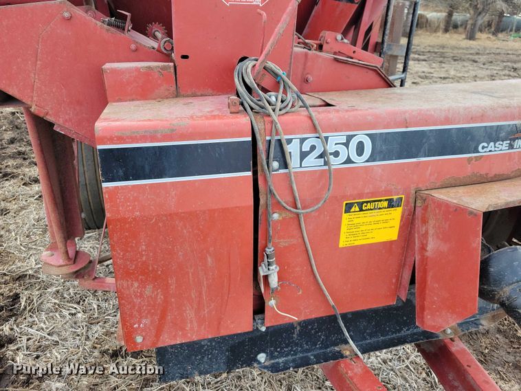 image for item EA2788 Case IH 1250 feed grinder/mixer