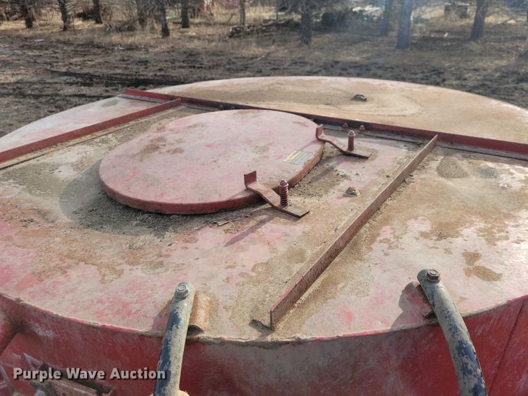 image for item EA2788 Case IH 1250 feed grinder/mixer